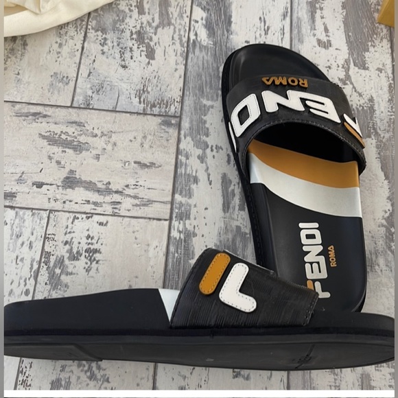 😍Authentic FENDI slides. Size 37. Flawless! Worn once indoors. - Picture 2 of 7